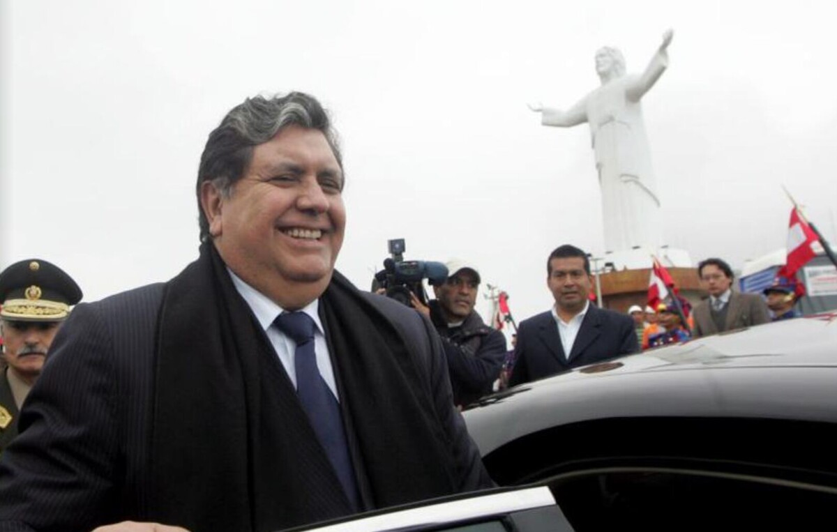 Семья умершего экс-президента Алана Гарсия подает иск о доступе к его мобильным телефонам