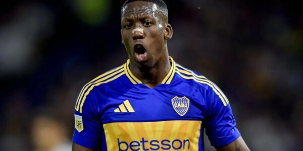 The Incredible Miss of Advíncula in Boca-Huracán