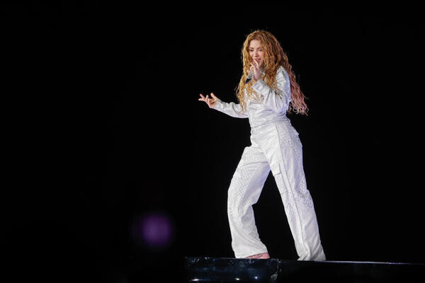 Shakira drives her fans into a frenzy in Peru as she prepares to kick off her tour