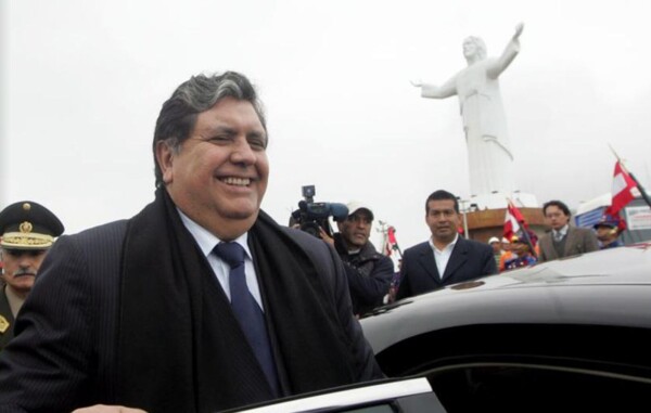 Семья умершего экс-президента Алана Гарсия подает иск о доступе к его мобильным телефонам