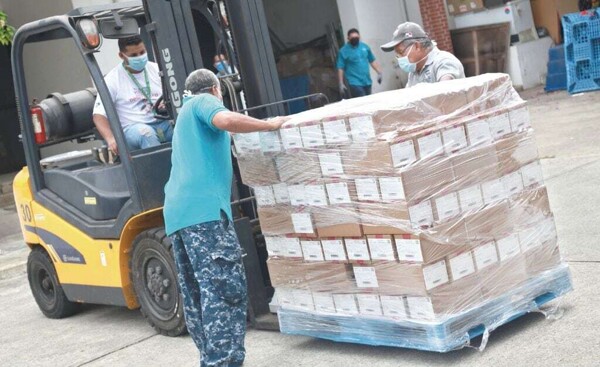 Поступление вакцин от гриппа и гексавалентных вакцин в Перу