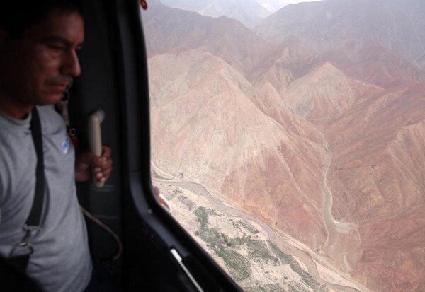 Fifteen people, including seven minors, die in military helicopter crash in Peru